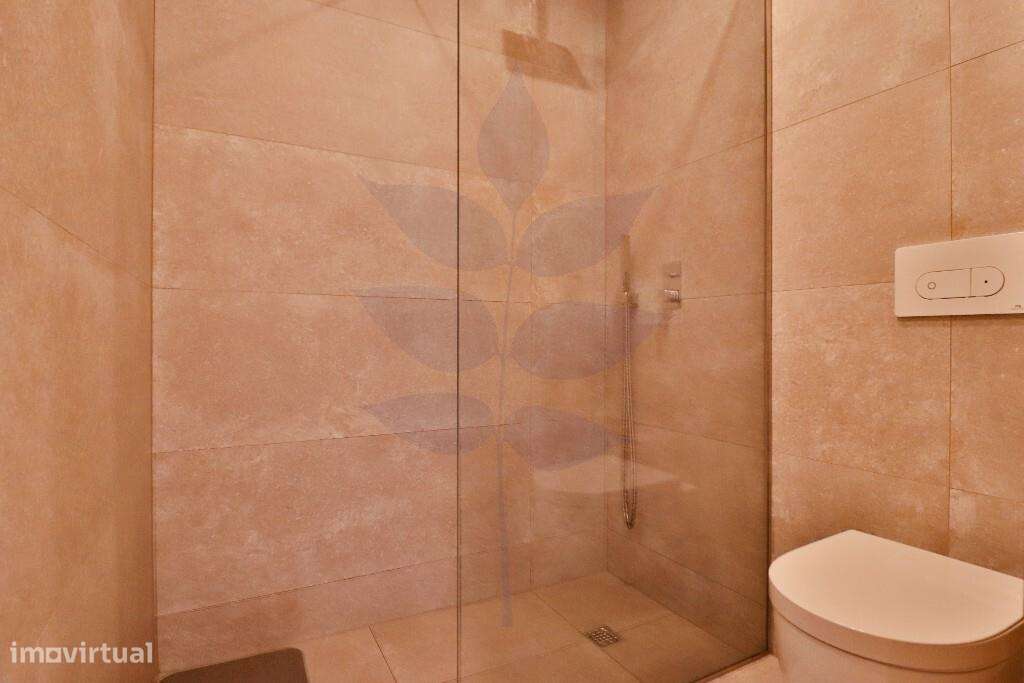 Vende-se T3 Duplex - Condominio Fechado - Como Novo - Empreendimento V-25