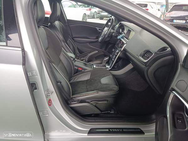 Volvo V40 D3 Geartronic RDesign - 8