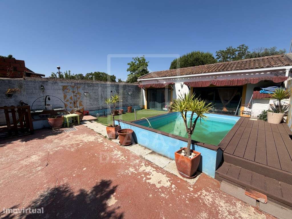 Moradia T4 com quintal e piscina em Vila Ruiva-21