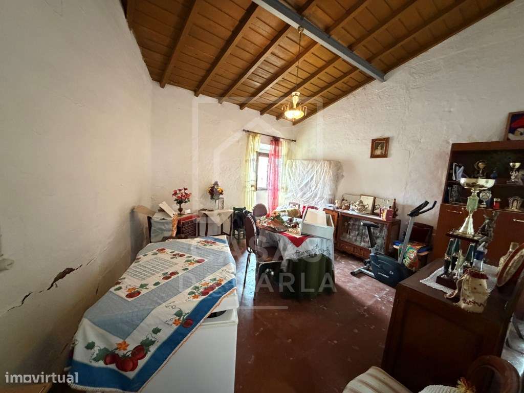 Moradia T2 com quintal e garagem em Selmes-16