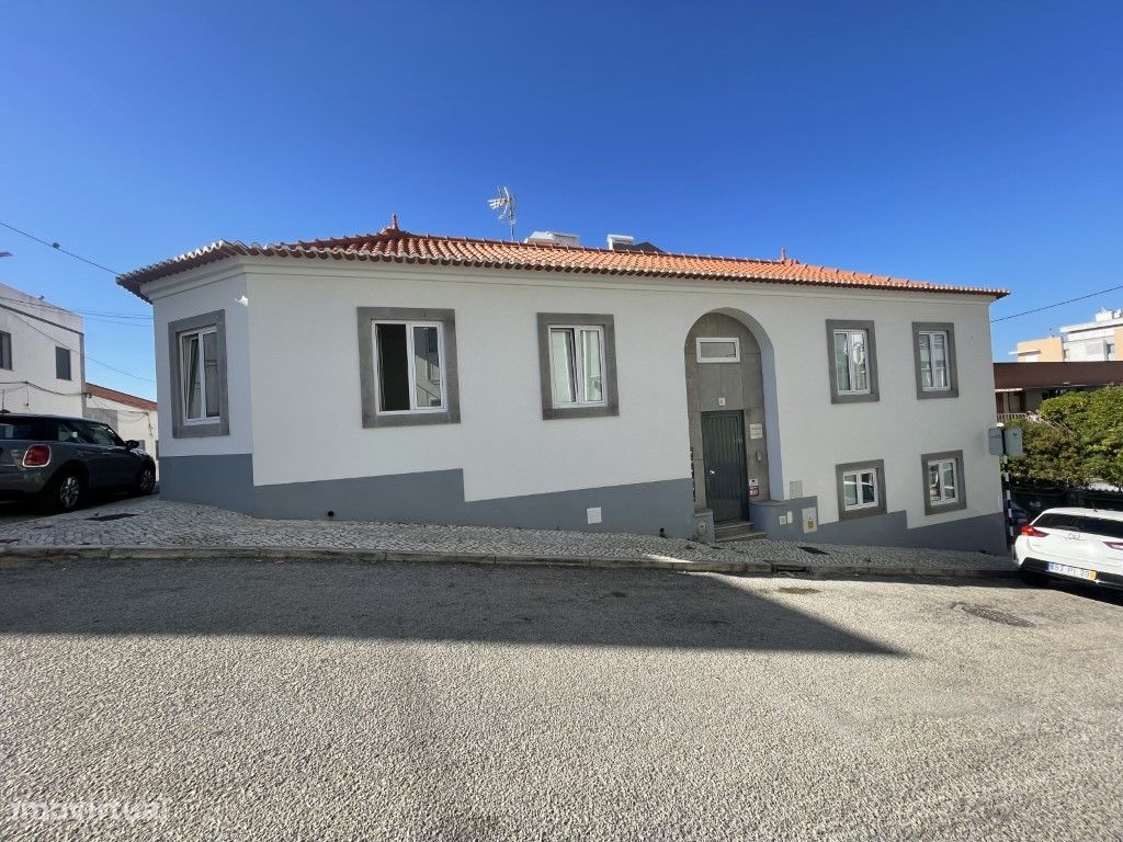 VENDA DE ESPAÇO PARA SERVIÇOS | Escritório - zona central do Seixal... - Grande imagem: 1/13