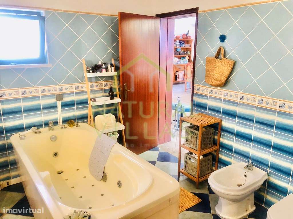 Moradia de Campo T5 com Piscina de Água Salgada e Terreno, Tunes-13