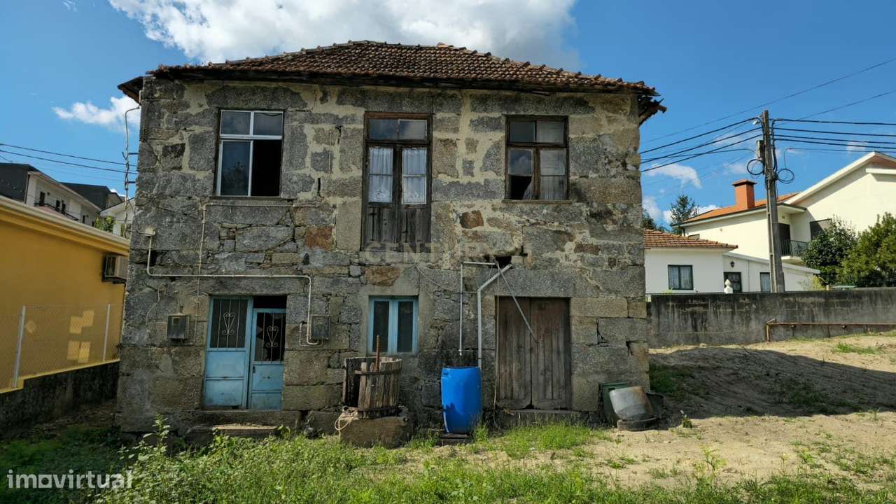 Moradia para recuperação + terreno com 1089m2 com viabilidade de const-5