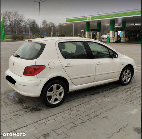 Peugeot 307 - 1