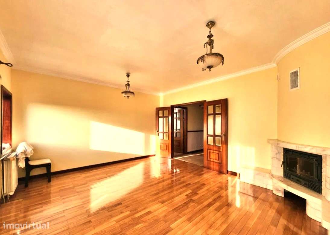 Andar de Moradia T3 c/ Terraço - Campanhã - Porto-2