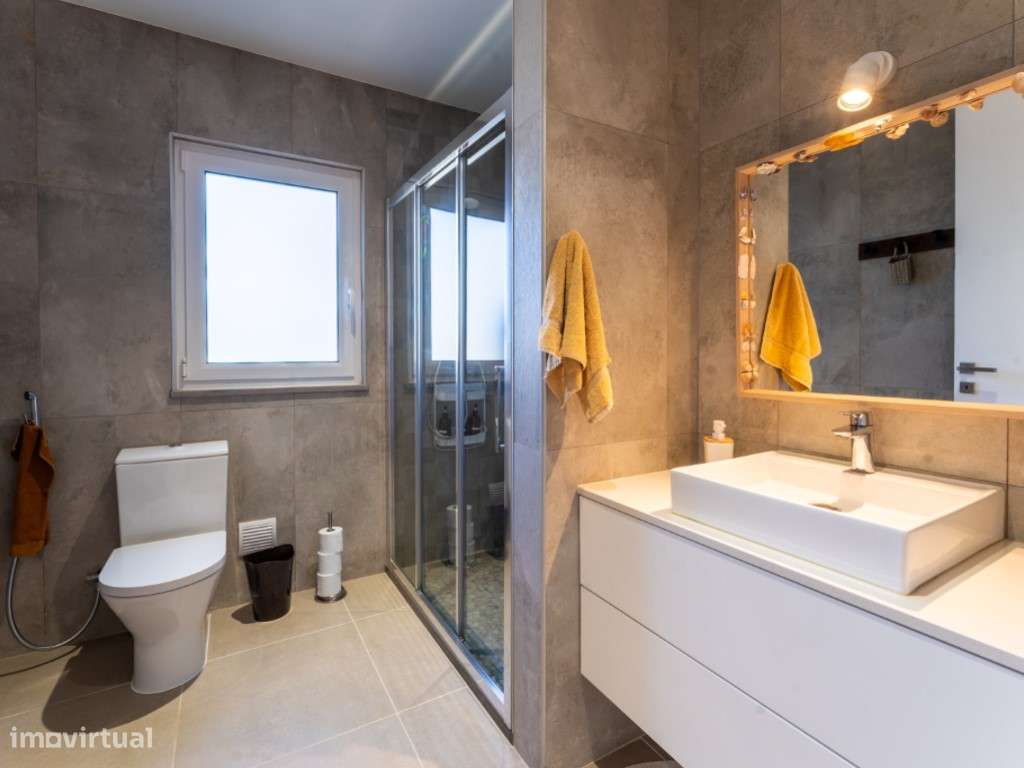 Moradia T3 com Piscina e Próxima do Mar na Serra do Bouro-17