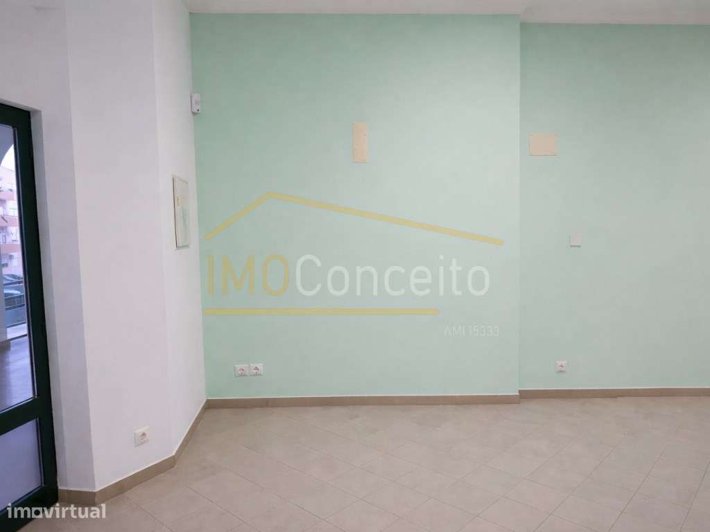 Loja com grande terraço - Habitação ou Serviços (TORRES NOVAS) - Grande imagem: 4/20