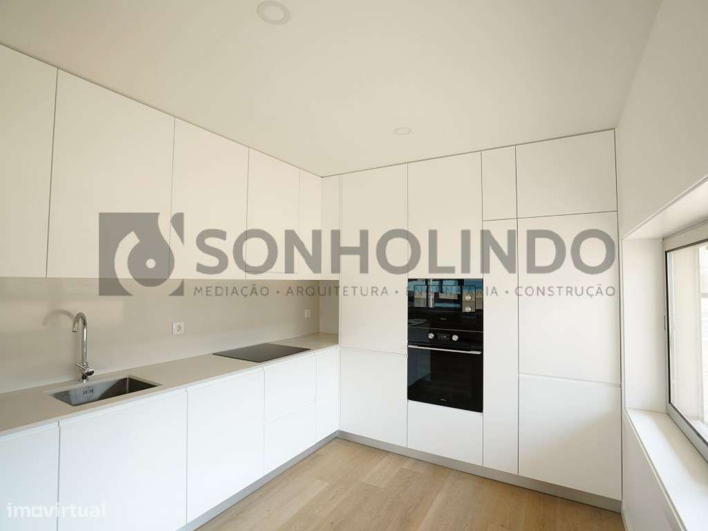 Apartamento T2 remodelado no centro de Gueifães.-6