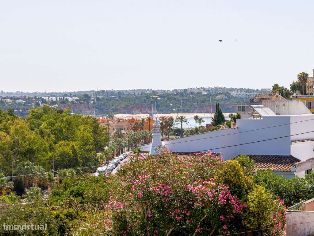 Apartamento T2 com piscina e garagem a 200m do areal-24