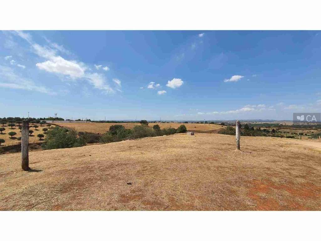 Terreno urbano destinado a construção - Grande imagem: 3/6