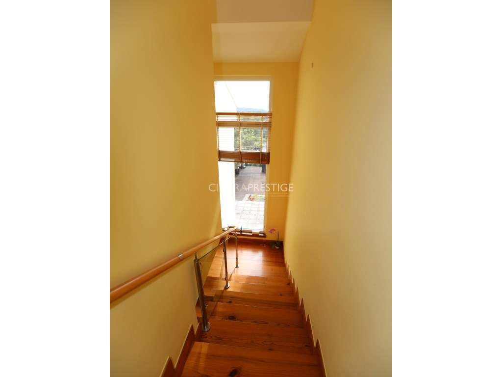 Moradia T3 com Jardim e Garagem na Quinta Verde - Nafarros, Sintra.-36