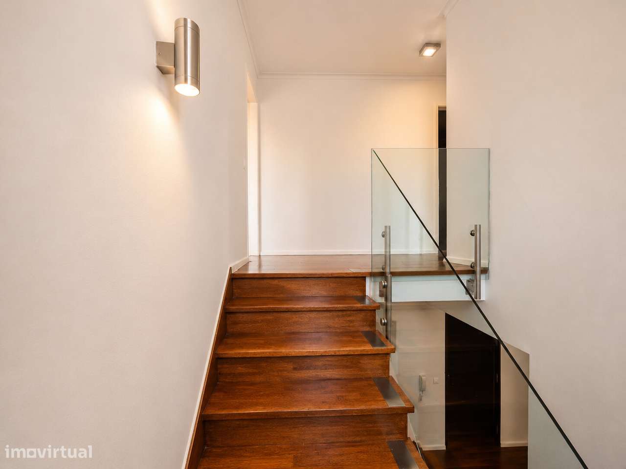 Apartamento T5 Duplex | A poucos passos da St. Julian’s School | Mais-16