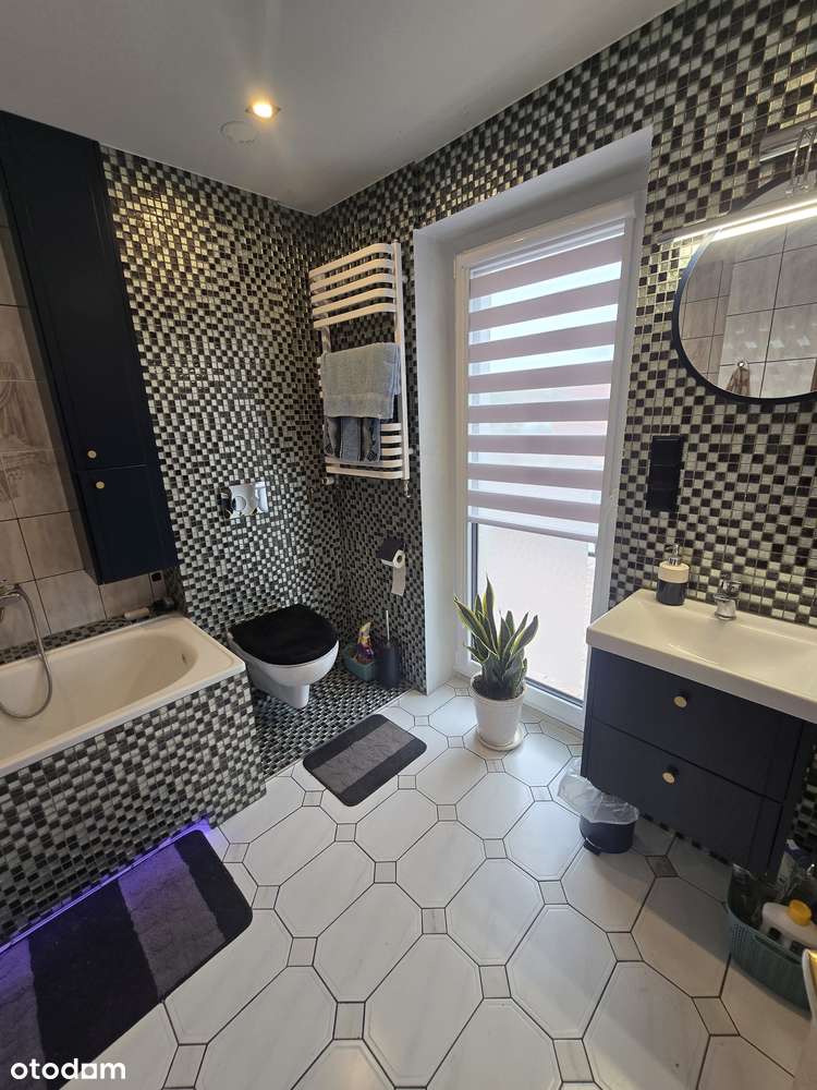 Połowa bliźniaka wraz z działającym biznesem-5