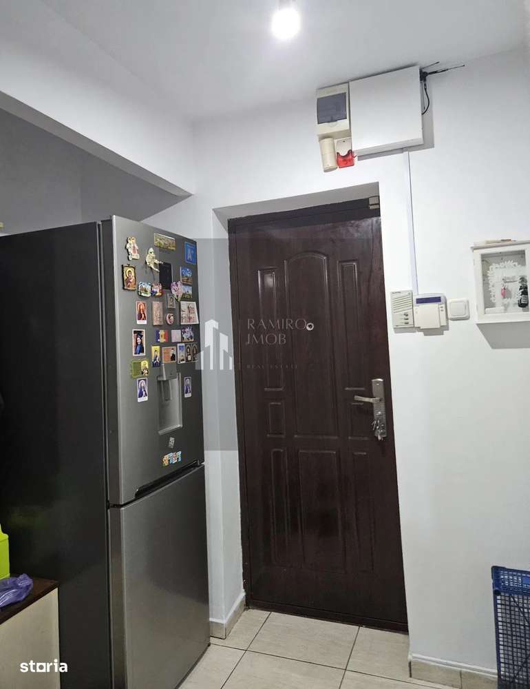 Apartament 3 camere etaj 1 decomandat Brancoveanu/2 loc parcare y