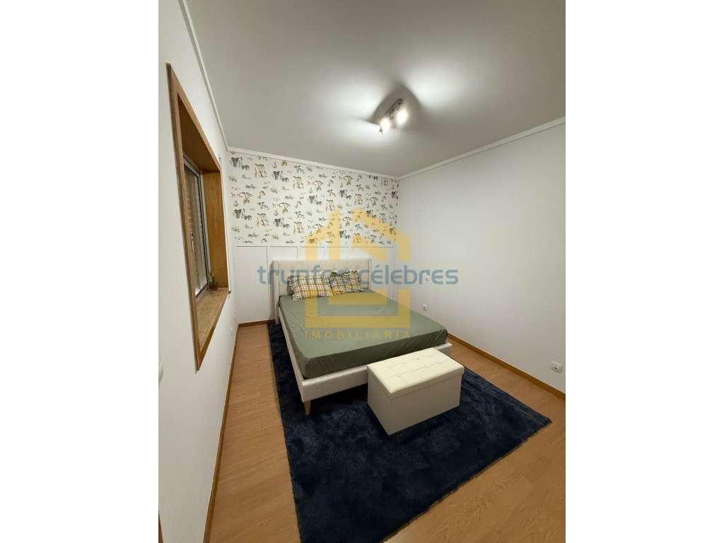 T2 com Vista Mar a 100 Metros da Praia com garagem fechada-11