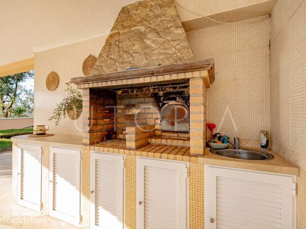 Moradia de Prestígio com Piscina, Campo de Ténis e Terreno Murado d...-54