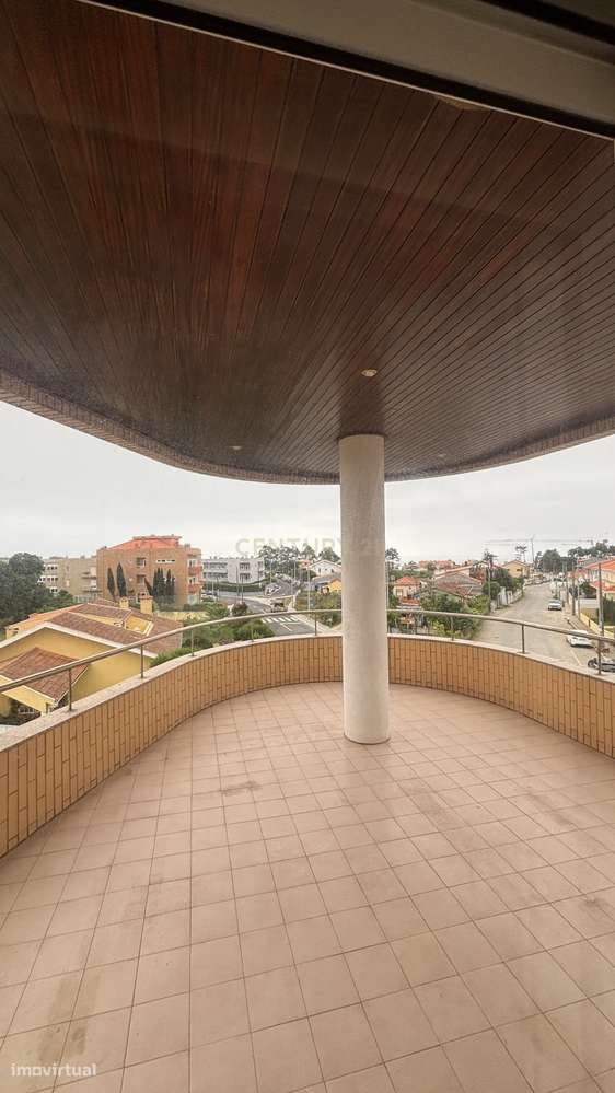 Apartamento T3 no Último Piso com Terraço e Garagem – A Apenas 750 Met-14