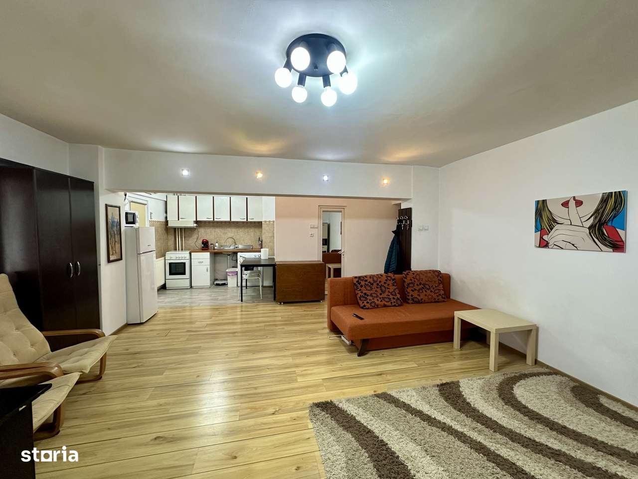 Garsonieră de vânzare spațioasă // 42 mp // Calea Călărașilor-0