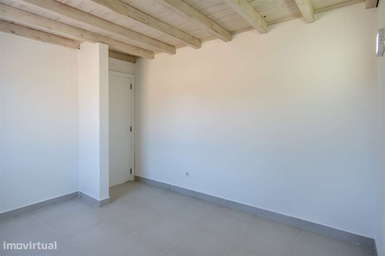 Monte alentejano com 28 hectares-41