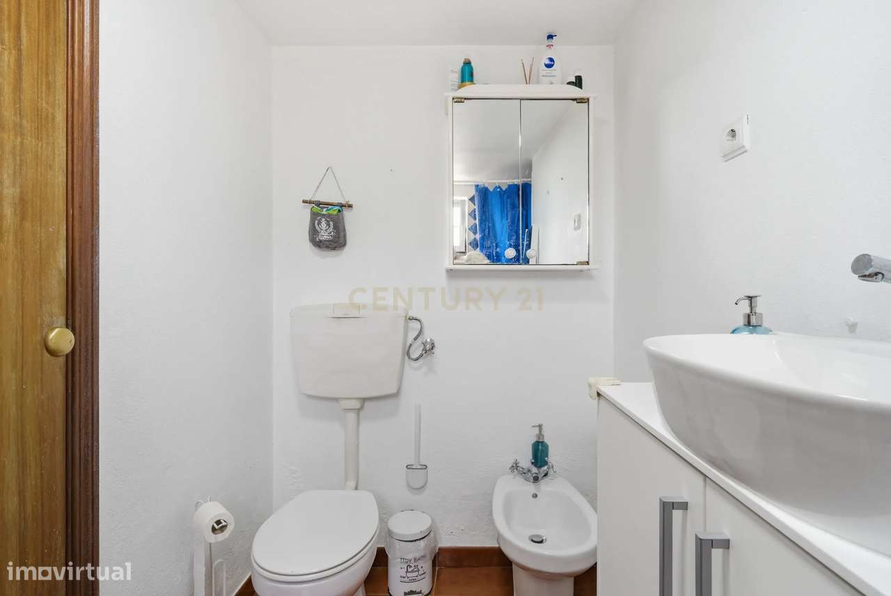 Moradia T2 com 2 salas e Pátio – Loubagueira, Torres Vedras-24