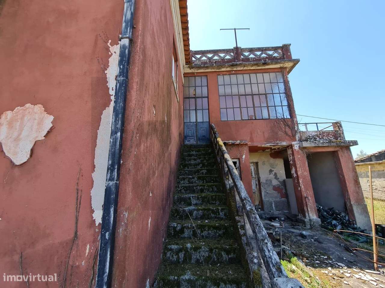 Moradia  com Terreno Urbano e Rústico  | 3.147 m2 |  Vimieiro, Santa C-36