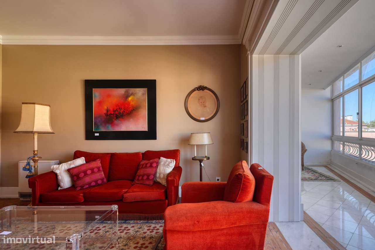 Apartamento T4 com varanda na Av. João XXI, Lisboa-7