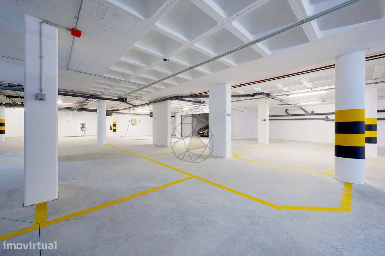 Apartamento com dois quartos , dois lugares de estacionamento e Piscin-35