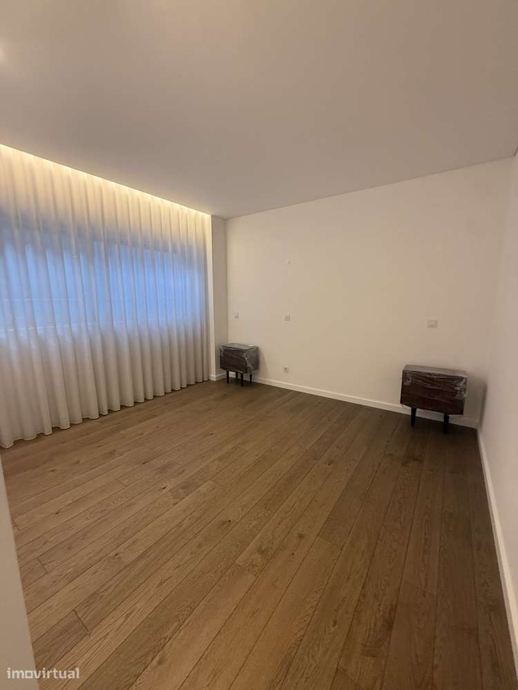 T3 com 3 suites totalmente renovado PORTO-17