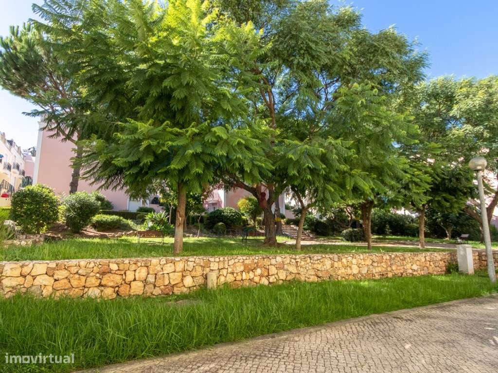 T3 renovado nos Jardins da Bemposta-23