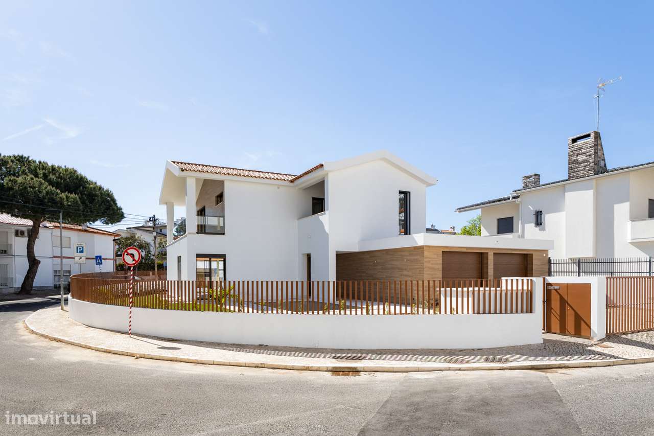 Moradia de Gaveto com Piscina em Linda-a-Velha! - Grande imagem: 3/60