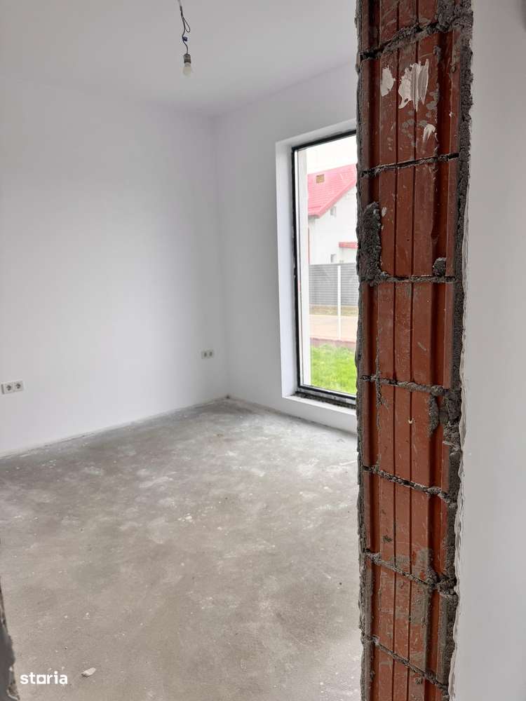 Casa - 4 cam. - Canalizare/Apa - Asfalt - Gaze/Curent - Crevedia-Darza - Imagine principală: 5/9