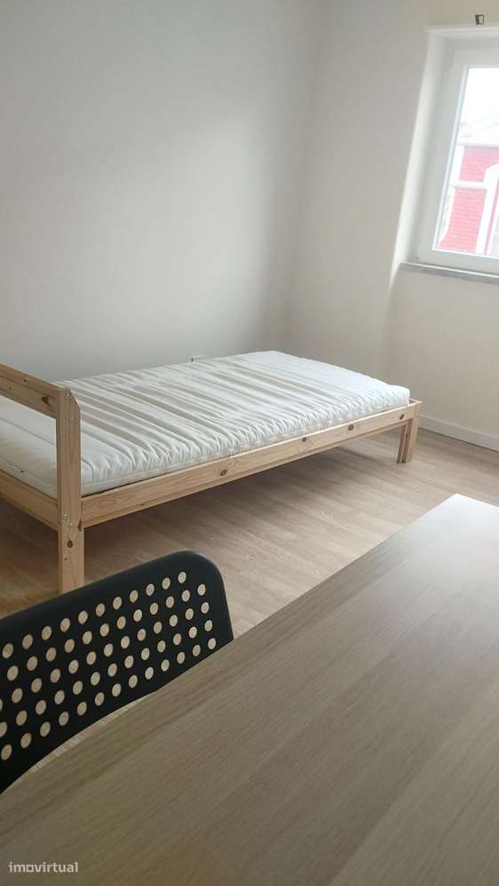 Quarto - localizado em Caldas da rainha - Grande imagem: 4/7