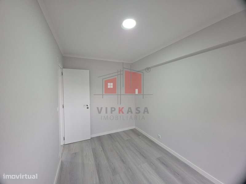 Apartamento T2 Remodelado-3