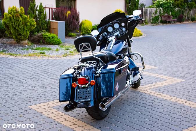 Harley-Davidson FLH Electra Glide - 25