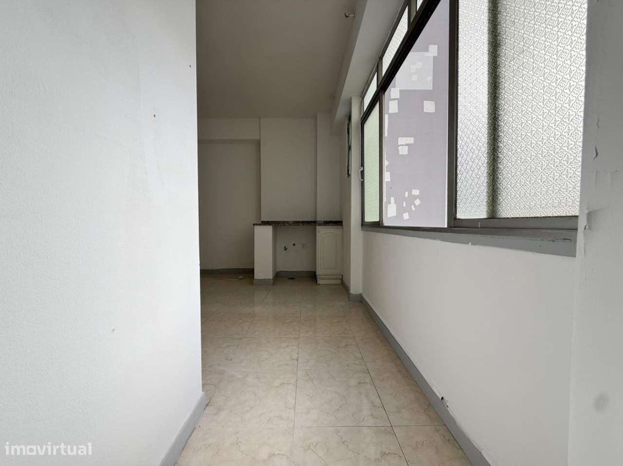 Apartamento T1 com Elevador e Metro a 300m – Reboleira, Amadora-10