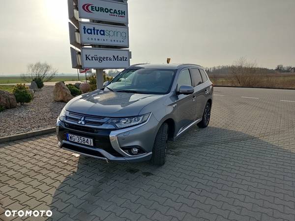 Mitsubishi Outlander 2.0 4WD Plug-In Hybrid - 2