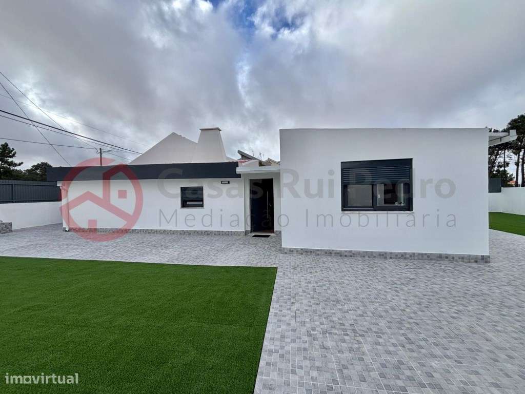 Terreno com moradia isolada, renovada, em Fernão Ferro, Seixal - Grande imagem: 5/24