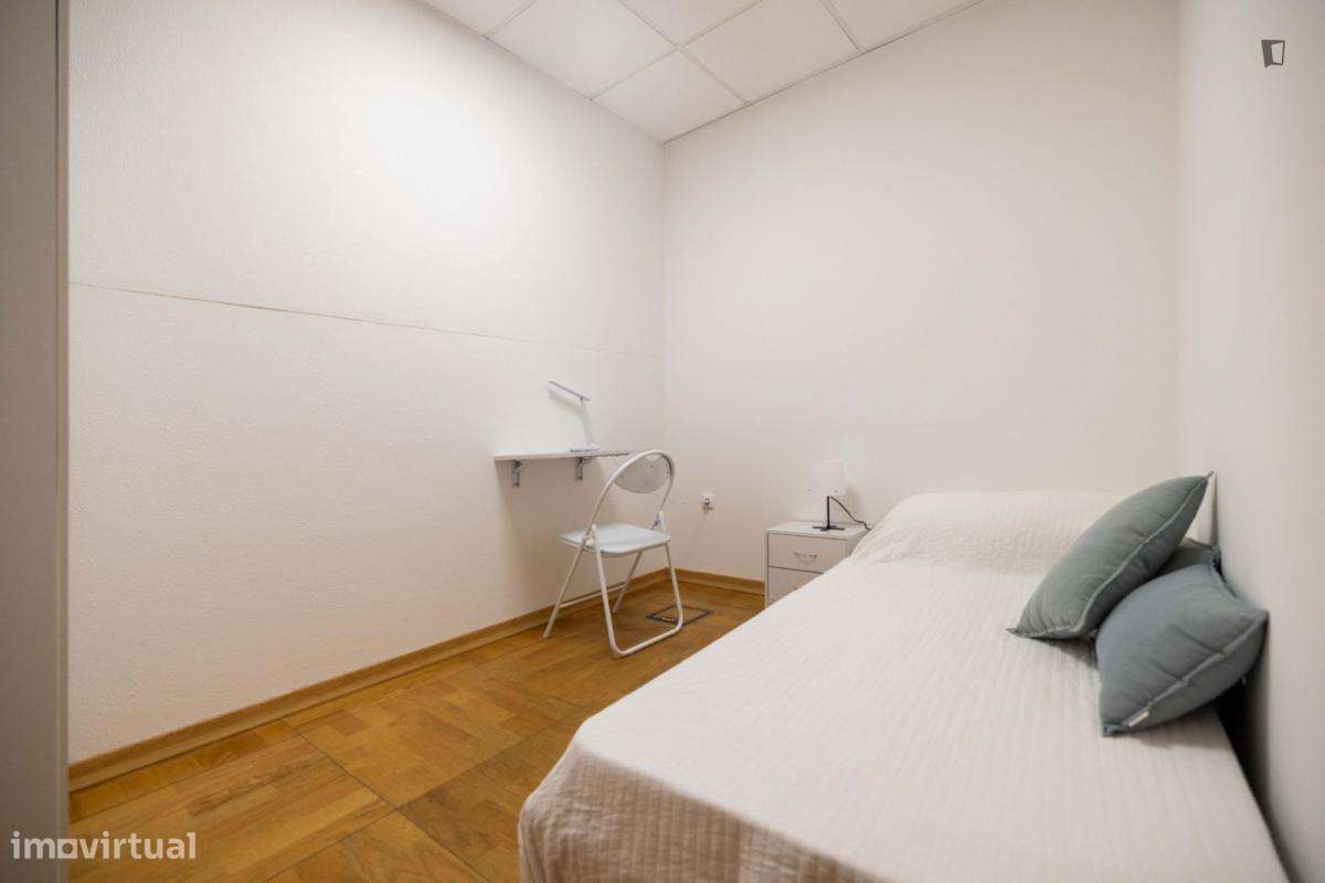 Quarto - localizado em Restelo Lisbon - Grande imagem: 2/5