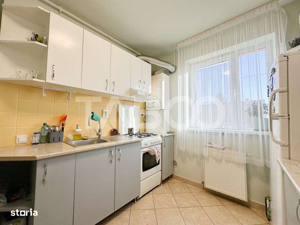 De vanzare apartament cu 2 camere decomandate cartierul Intre Lacuri - Imagine principală: 4/9