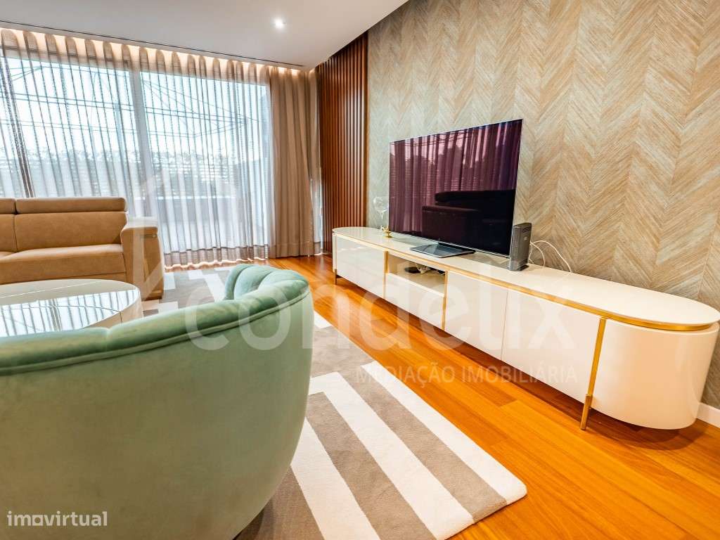 Moradia T3 com terraço, piscina e decoração de autor, Madalena-5