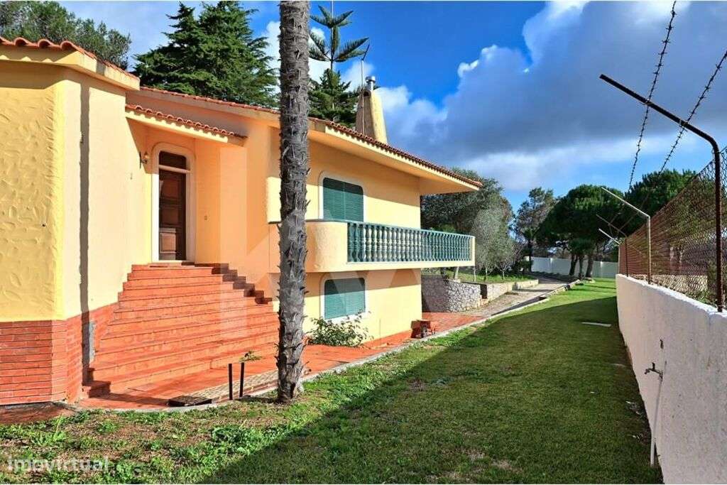 Moradia Térrea de 7 assoalhadas, 4 suites, piscina e jardim com 2000 m - Grande imagem: 4/42