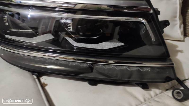 farol direito full Led VW Tiguan - 2