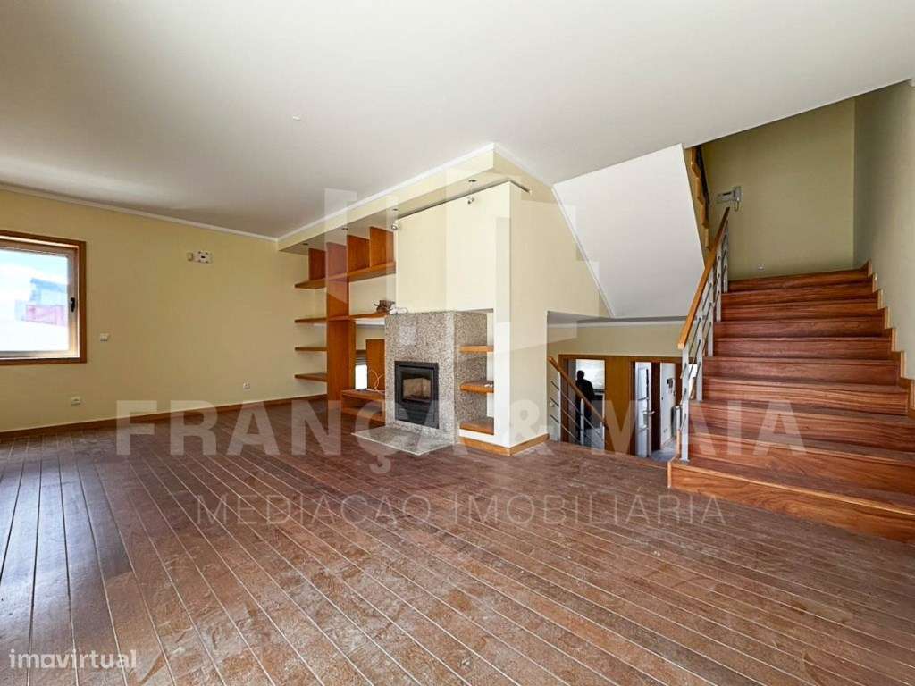 Moradia T3 Renovada com Áreas Excepcionais e Potencial até T5 em Pe...-4