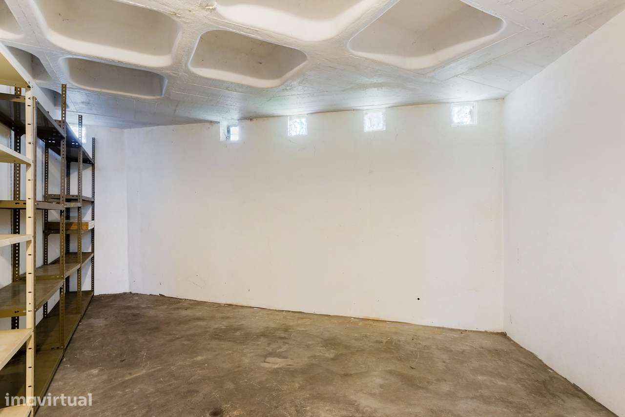 Luxuosa Moradia com Piscina e Vista para o Campo em Sintra-13