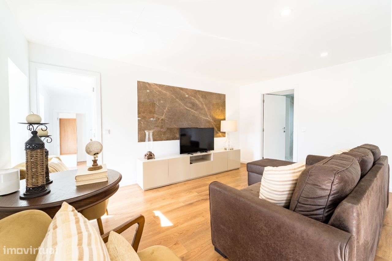 Arrendamento de moradia independente na Rua de São Pedro de Calvelo - Grande imagem: 2/37