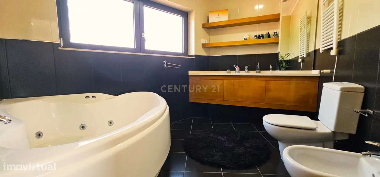 Moderna Moradia T4 com Piscina em Aldreu, Barcelos-27