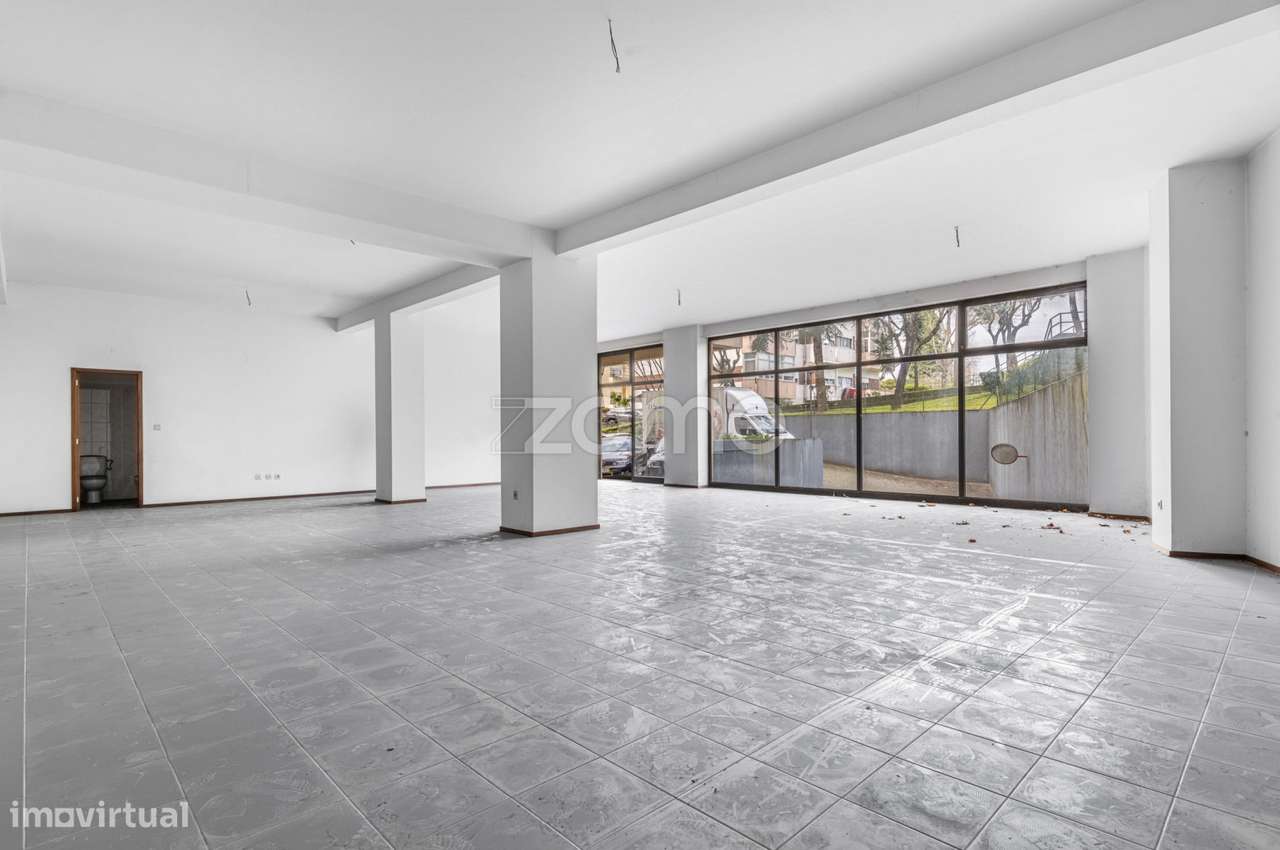 Loja de Comércio, em Braga (São Vicente)-5