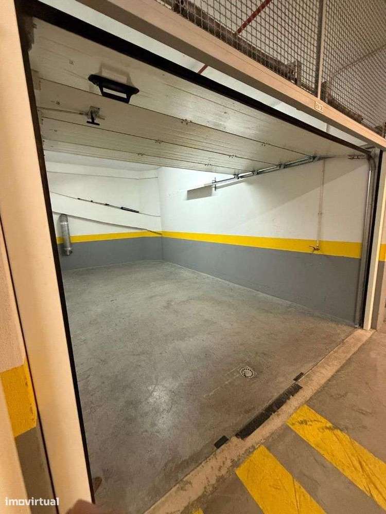 Garagem fechada em Miraflores - BOX de 24m2 para arrendamento - Grande imagem: 2/14