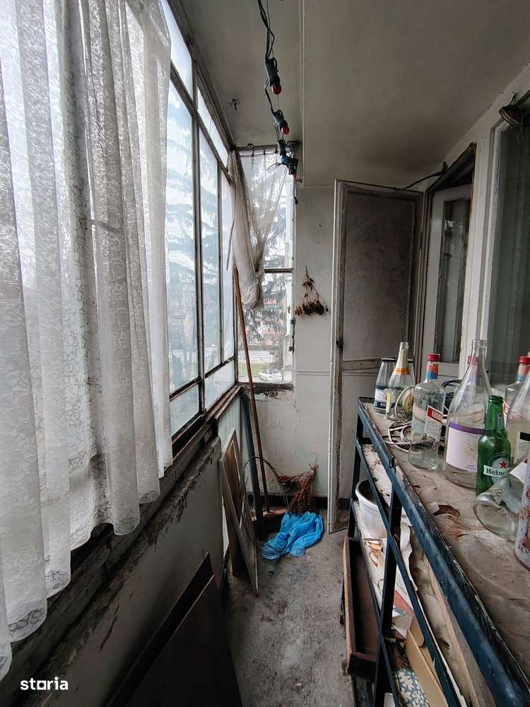 Apartament spatios cu 4 camere et 2-zona Aleea Trandafirilor.-16