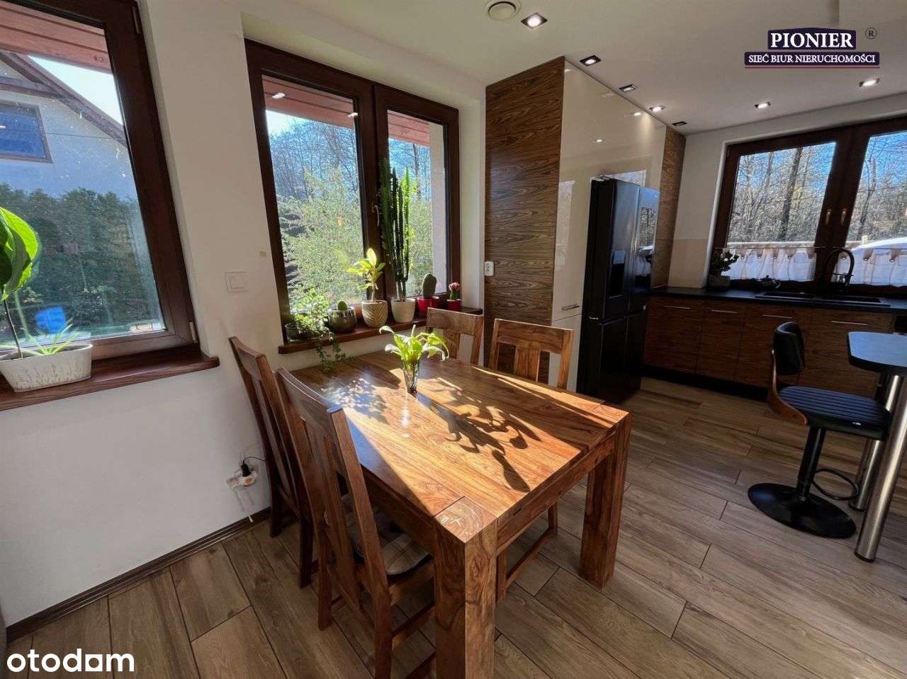 Komfortowy Dom Parterowy Z Poddaszem Użytkowym-2